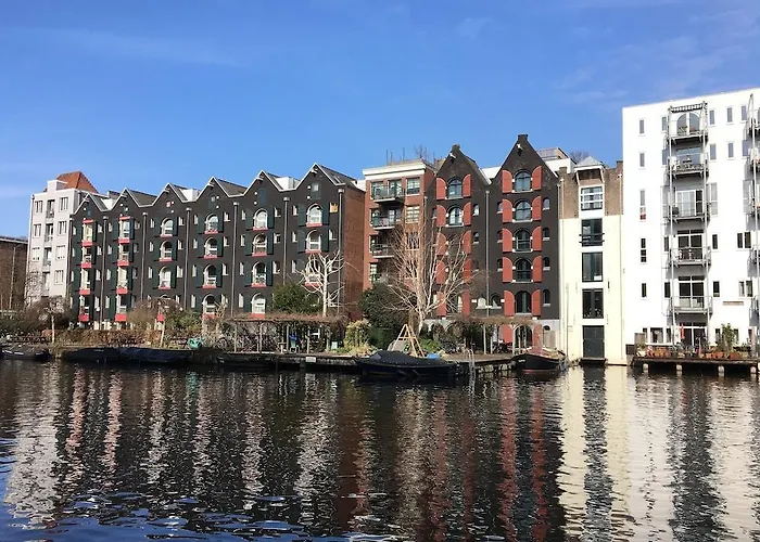 Express - Hall By Ihg Hotel 3*