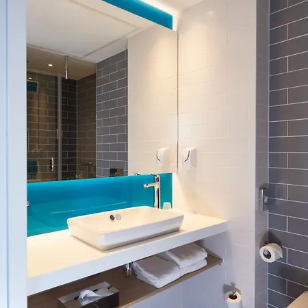 هوليداي إن إكسبريس - سيتي هول