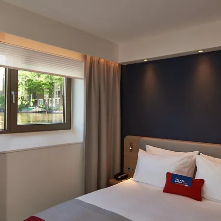 מלון Express - Hall By Ihg