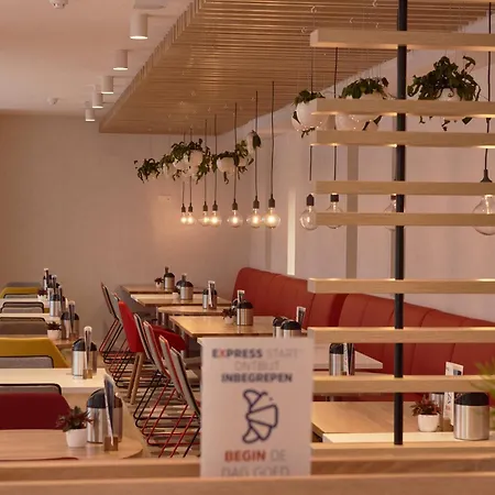 Express - Hall By Ihg Отель 3*