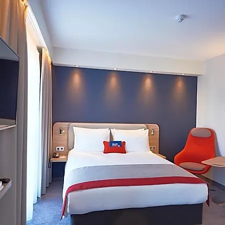 Hotel Express - Hall By Ihg 3*