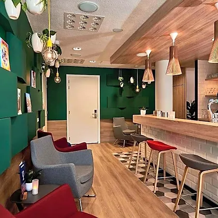 Express - Hall By Ihg Hotel 3*