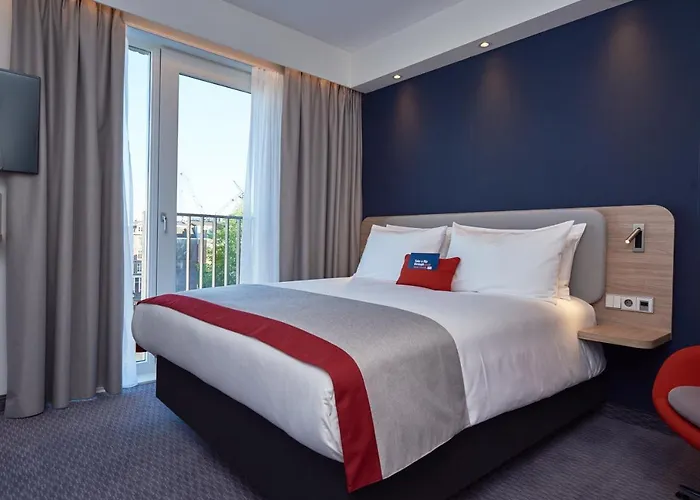 Hotel Express - Hall By Ihg 3*