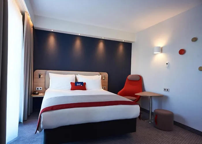 Express - Hall By Ihg 3*