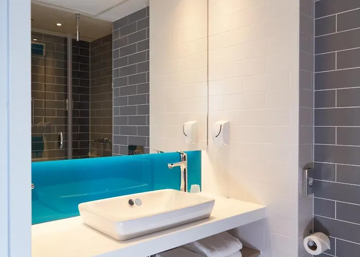 Express - Hall By Ihg