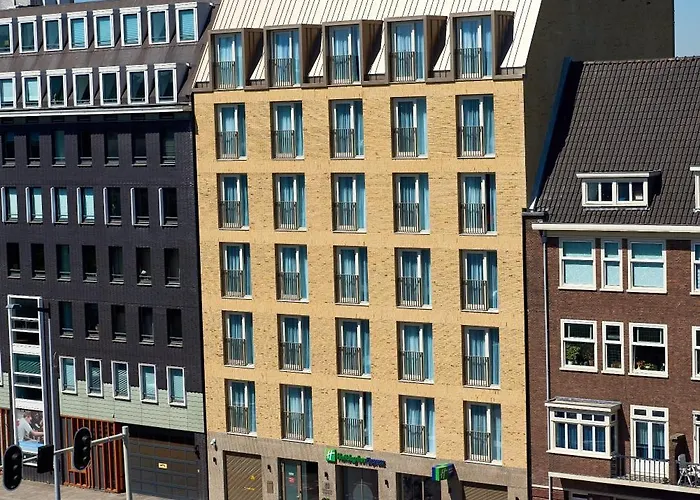 Express - Hall By Ihg Hotel 3*